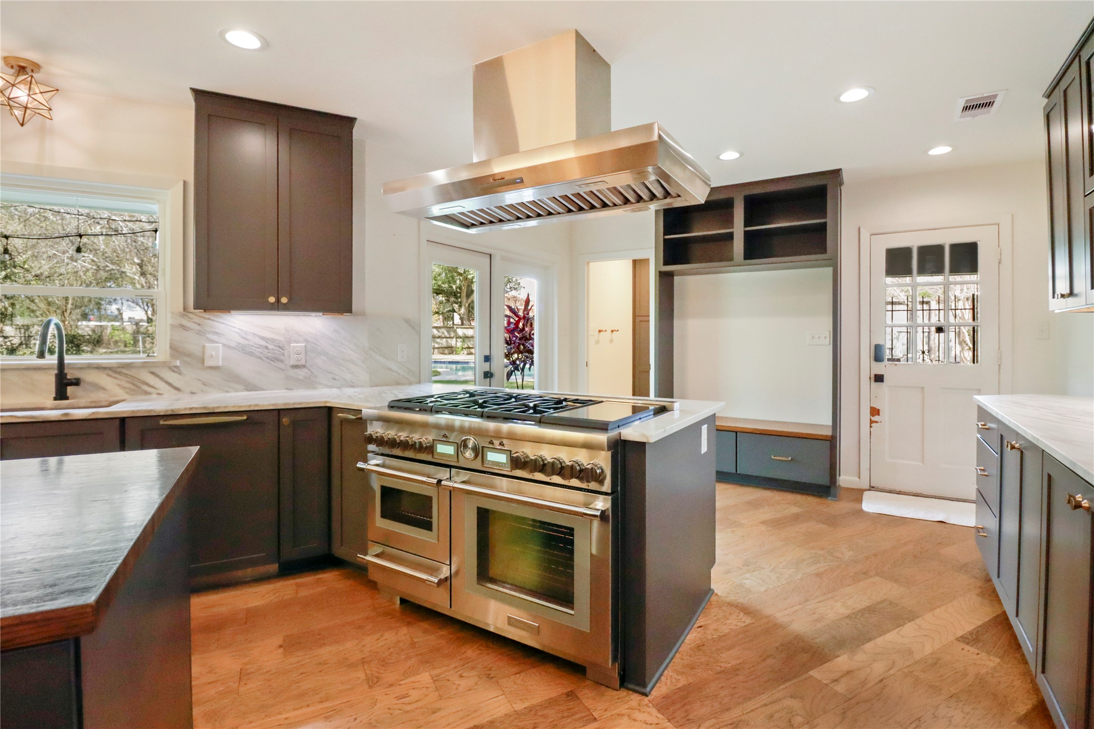 3 Pine Place Angleton, TX 77515 - Photo 14 of 50