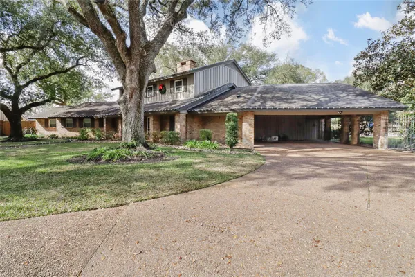 $599,300 | 3 Pine Place, Angleton, TX 77515