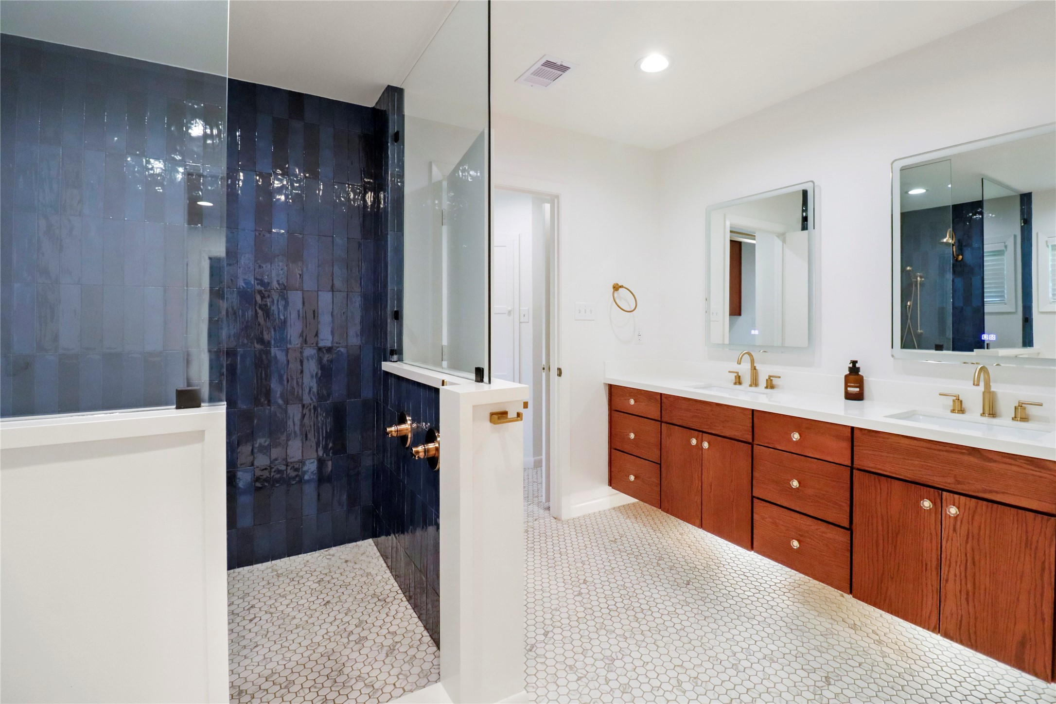 3 Pine Place Angleton, TX 77515 - Photo 26 of 50