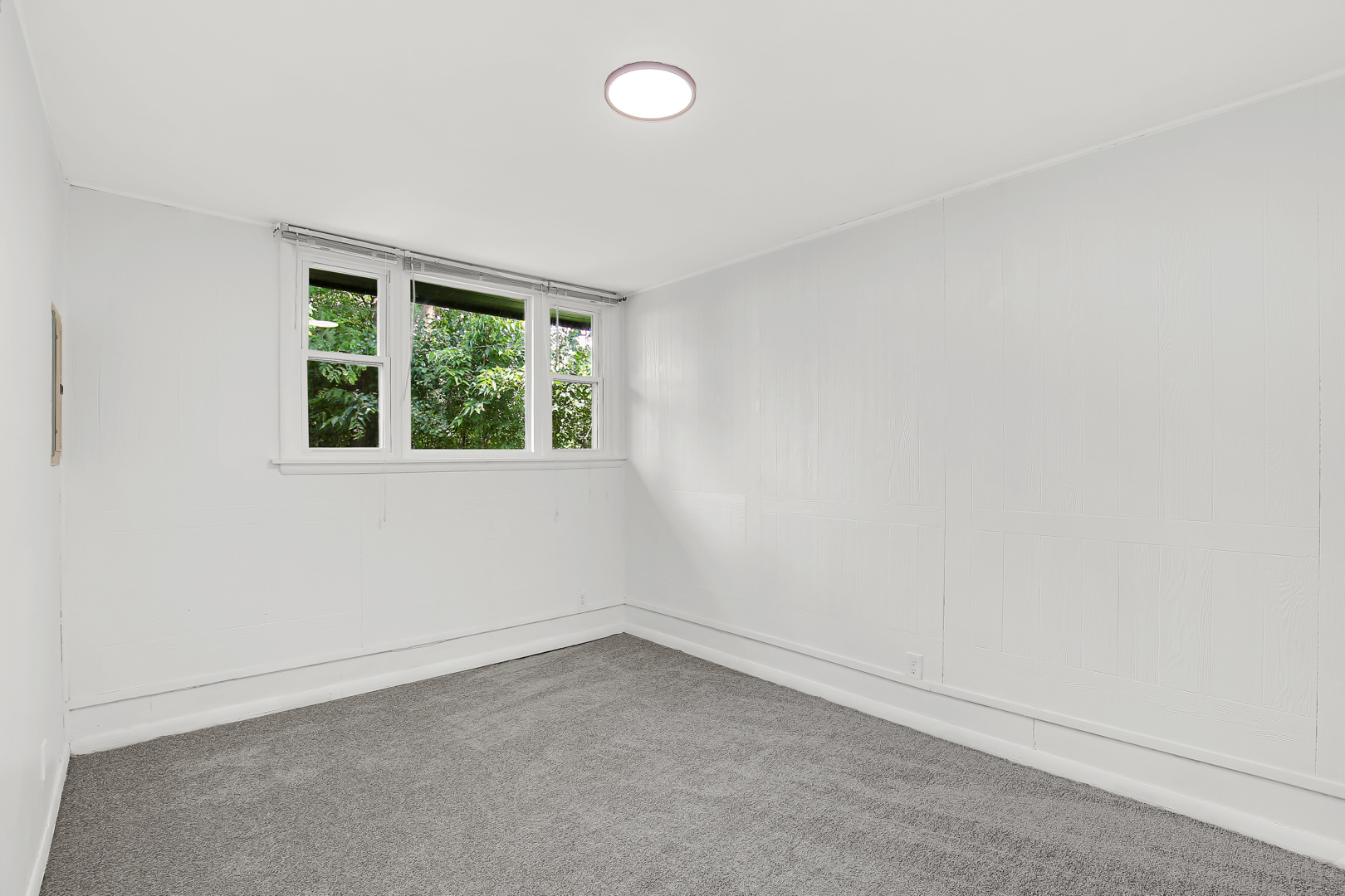 18548 Lyn Court Homewood, IL 60430 - Photo 8 of 16 an empty room with a window