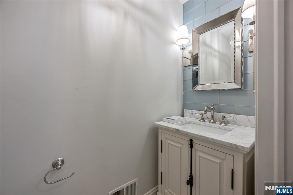 416 Green Mountain Road Mahwah, NJ 07430 - Photo 13 of 30