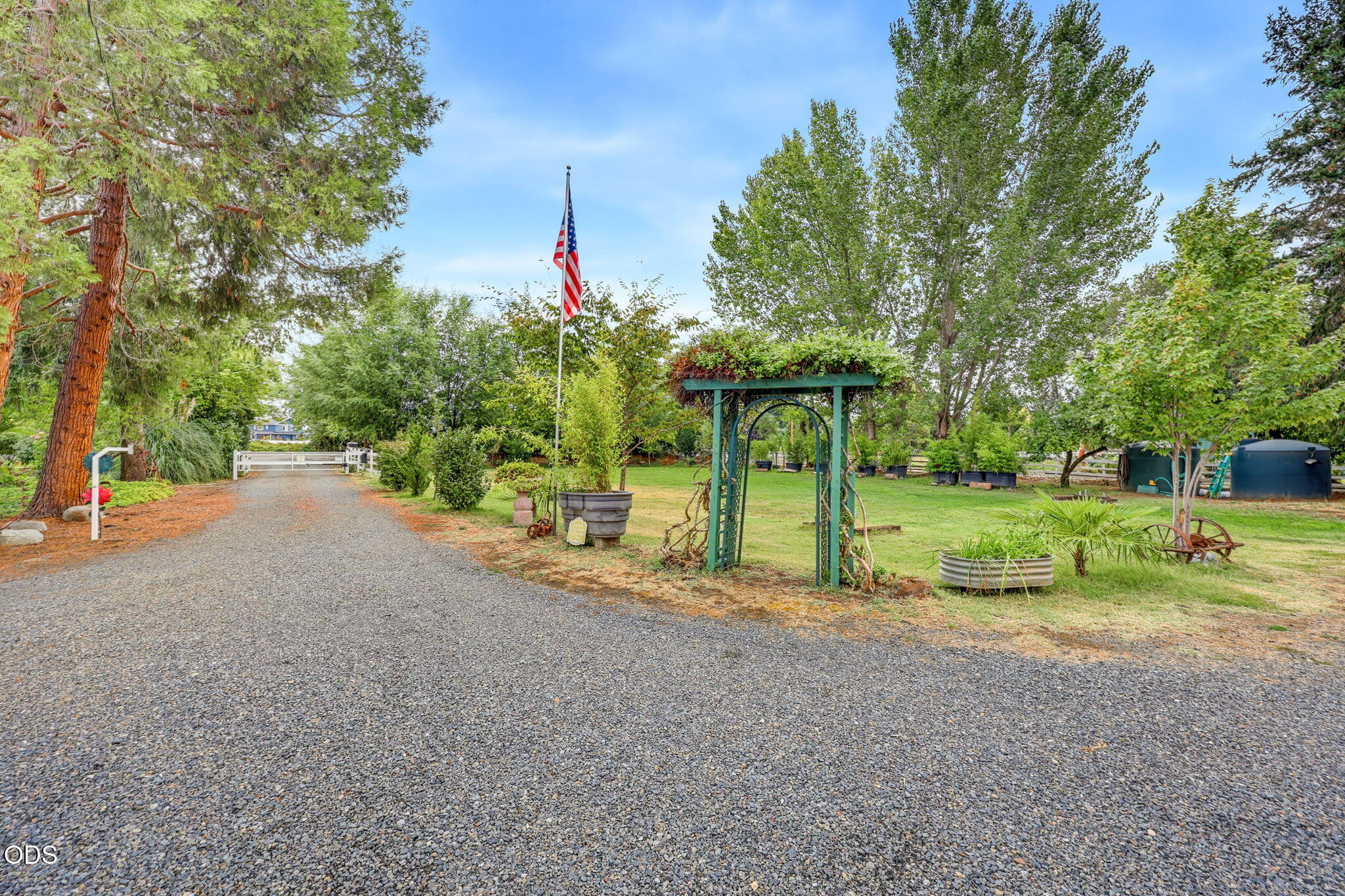 4919 Grant Road Central Point, OR 97502 - Photo 29 of 31 Gallery Image 29