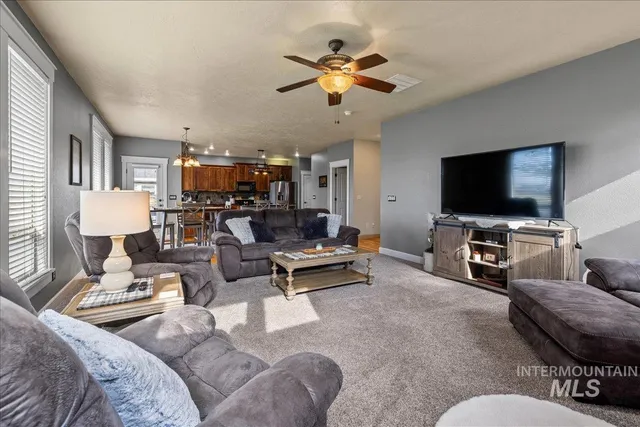 $769,900 | 1063 West Hitchcock Street, Meridian, ID 83646