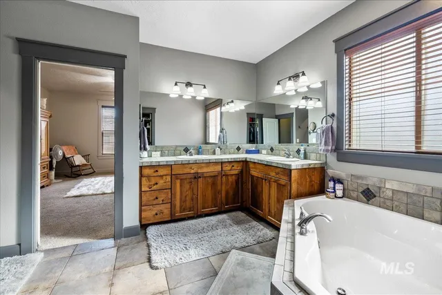 $769,900 | 1063 West Hitchcock Street, Meridian, ID 83646