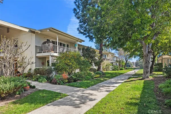 $2,990 | 15 Via Castilla, Unit Q, Laguna Woods, CA 92637