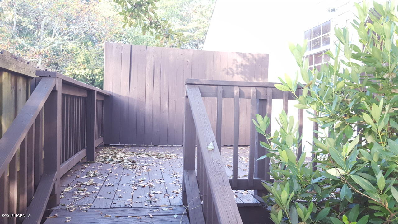 255 Beasley Road, Unit A Wilmington, NC 28409 - Photo 4 of 16 Back Deck