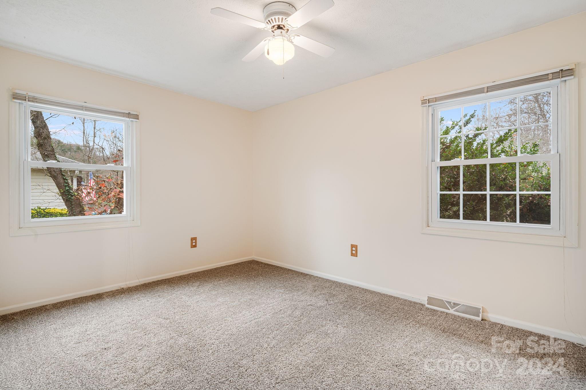 92 Botany Drive Asheville, NC 28805 - Photo 22 of 32