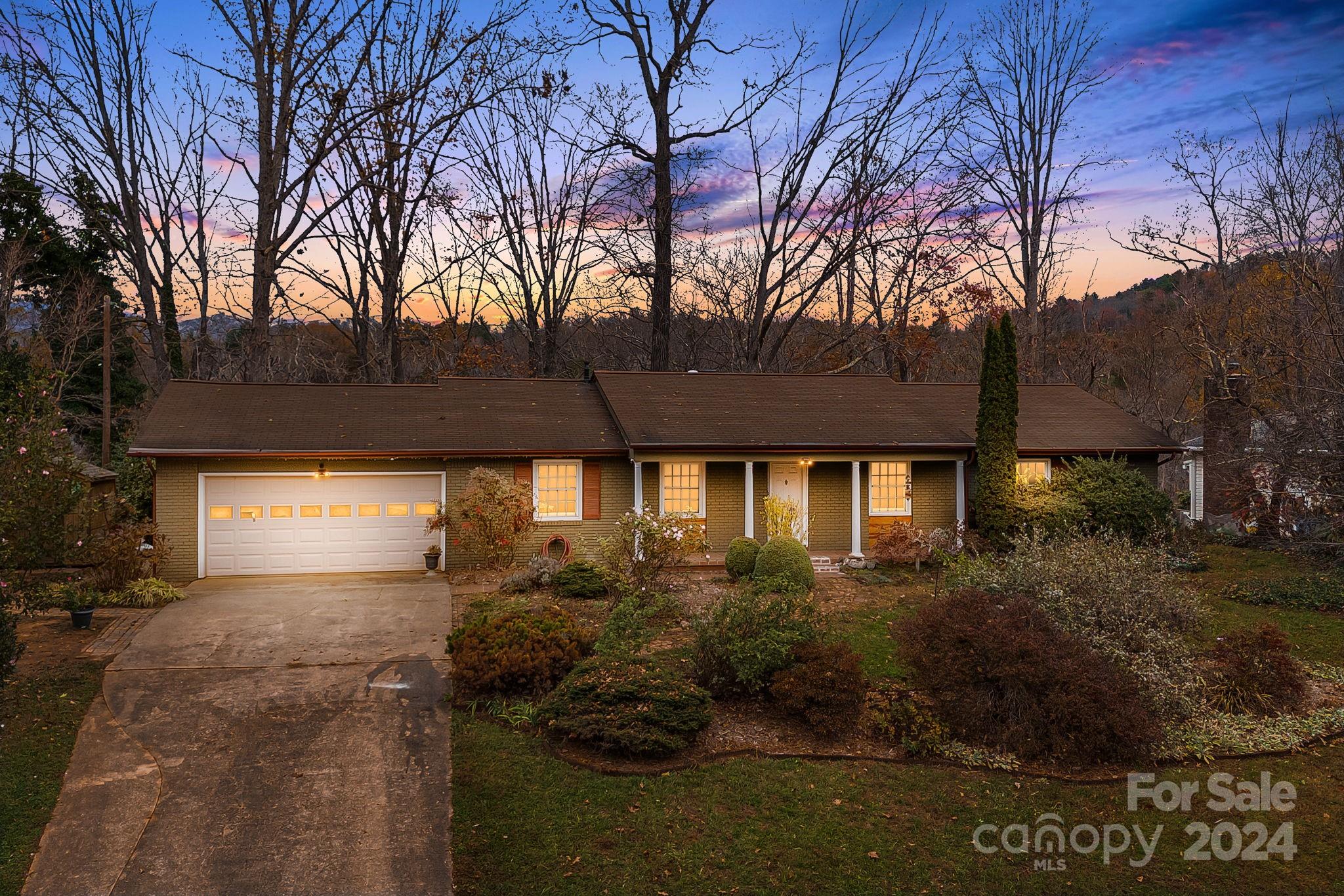 92 Botany Drive Asheville, NC 28805 - Photo 5 of 32