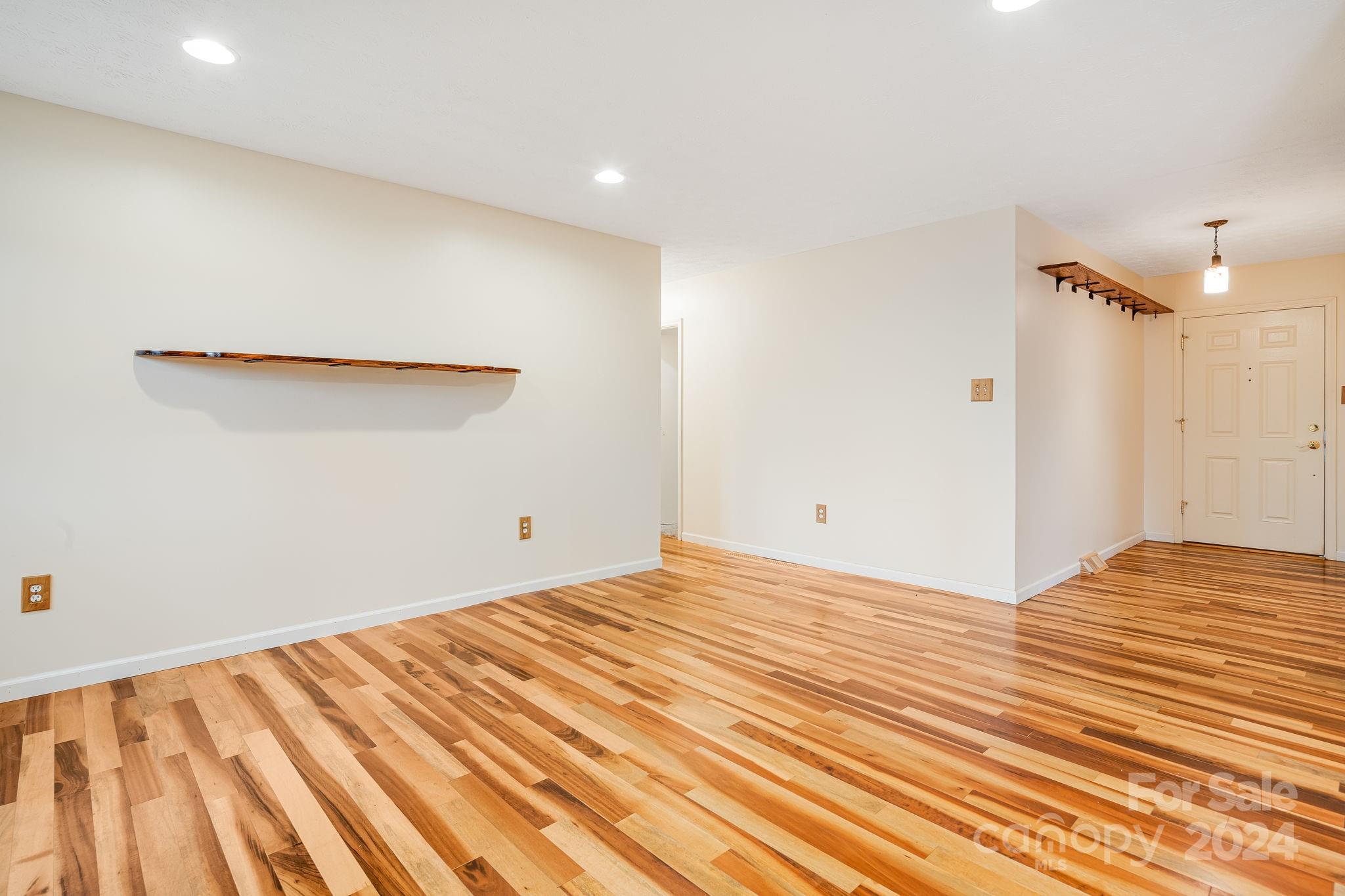 92 Botany Drive Asheville, NC 28805 - Photo 10 of 32