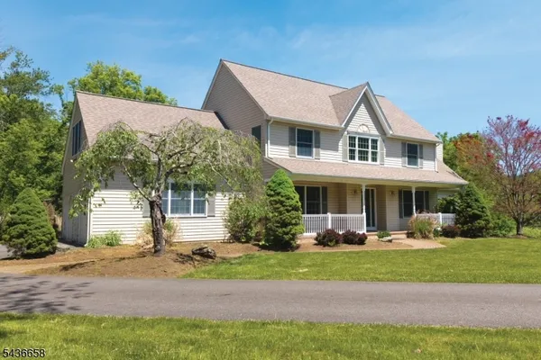 $689,000 | 4 Winters Drive, Glen Gardner, NJ 08826