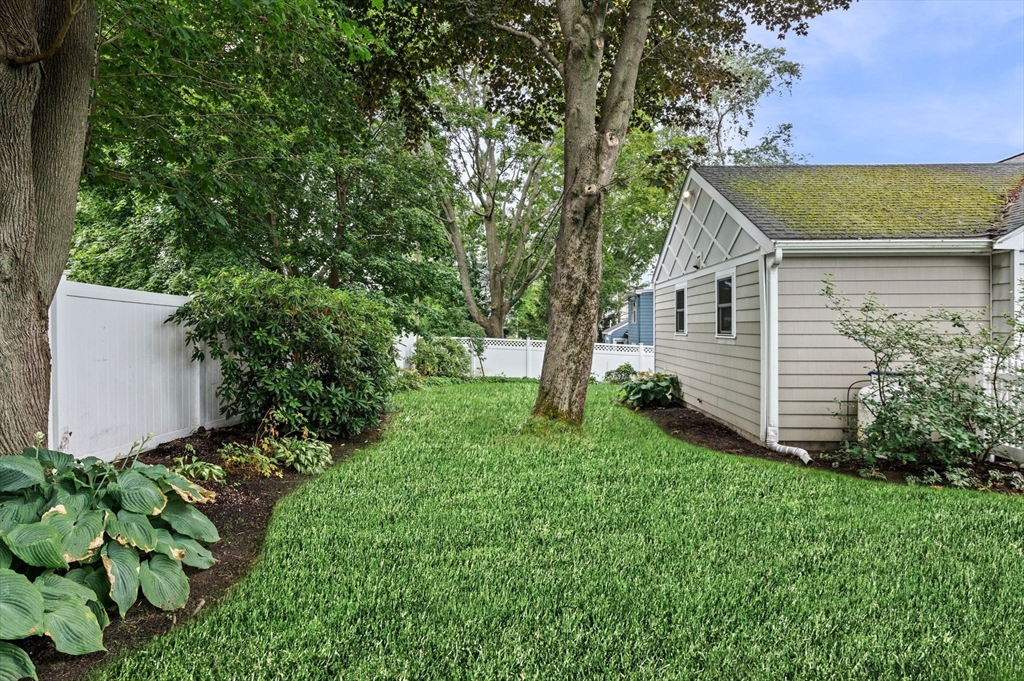 4 Batchelder Road Marblehead, MA 01945 - Photo 6 of 33