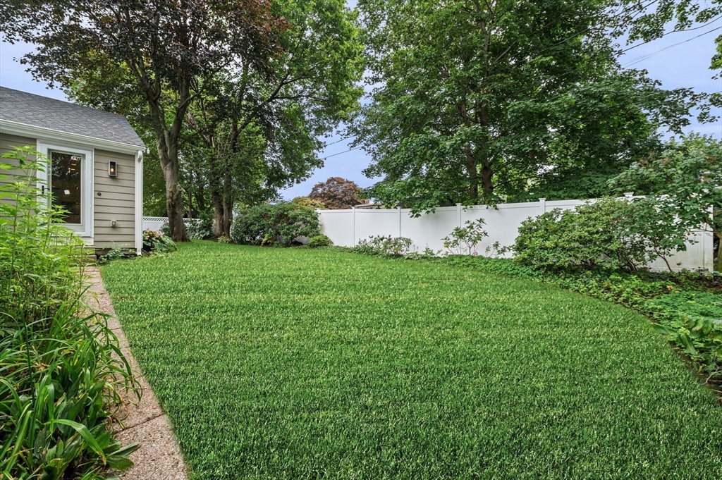 4 Batchelder Road Marblehead, MA 01945 - Photo 7 of 33