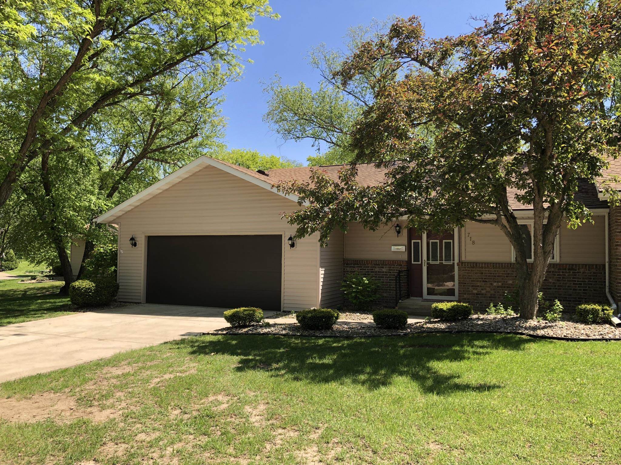 718 Quail Ridge Drive Freeport, IL 61032 - Photo 1 of 39 Gallery Image 1