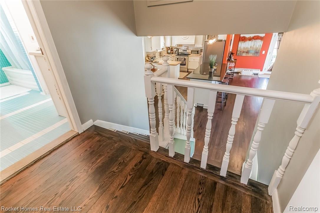 1012 Stellma Lane Rochester, MI 48309 - Photo 33 of 52 033-Stairwell-2675913-medium.jpg