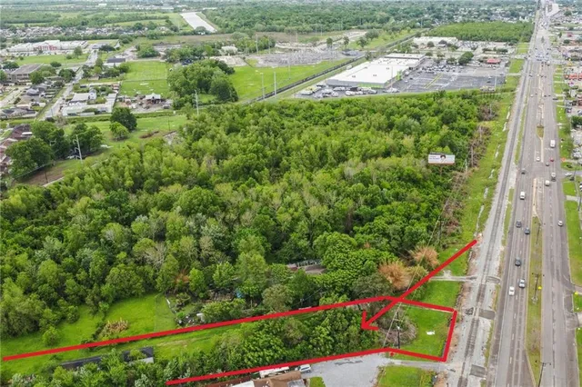 $99,000 | 2509 Belle Chasse Highway, Terrytown, LA 70056