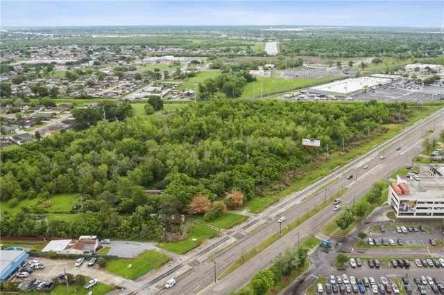 $99,000 | 2509 Belle Chasse Highway, Terrytown, LA 70056