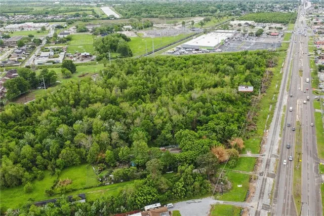 $99,000 | 2509 Belle Chasse Highway, Terrytown, LA 70056