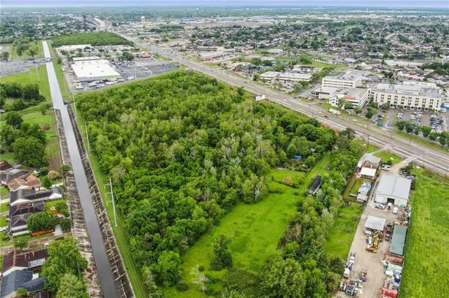 $99,000 | 2509 Belle Chasse Highway, Terrytown, LA 70056