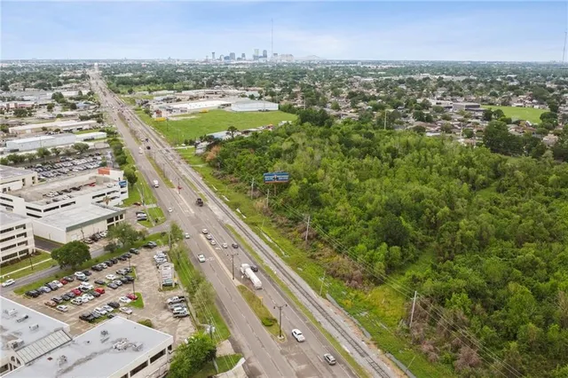 $99,000 | 2509 Belle Chasse Highway, Terrytown, LA 70056