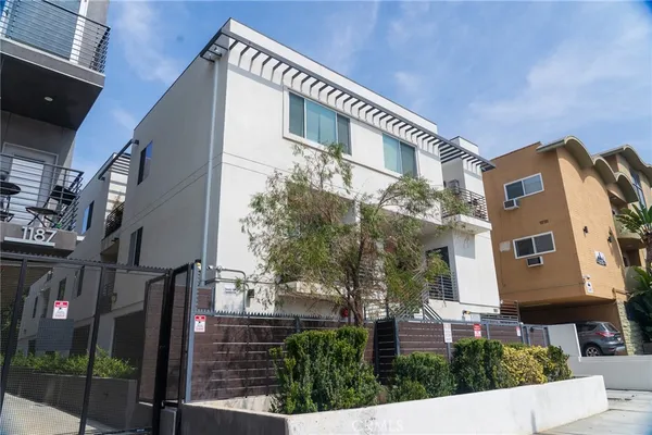 $3,000 | 1183 Crenshaw Boulevard, Unit 203, Los Angeles, CA 90019