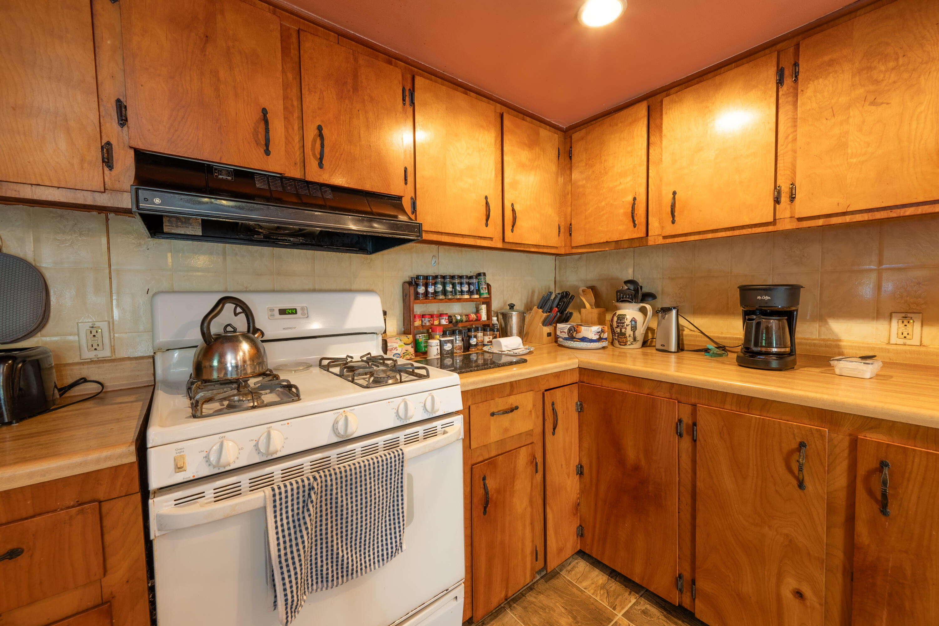 696 Plains Road Mount Vernon, ME 04352 - Photo 11 of 16 IVY_1806-HDR
