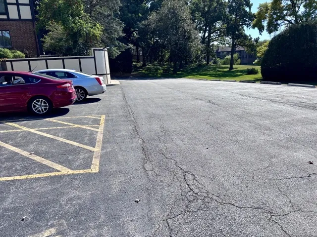 $235,000 | 7737 Golf Drive, Unit 101, Palos Heights, IL 60463