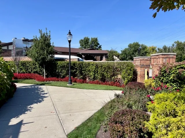 $235,000 | 7737 Golf Drive, Unit 101, Palos Heights, IL 60463