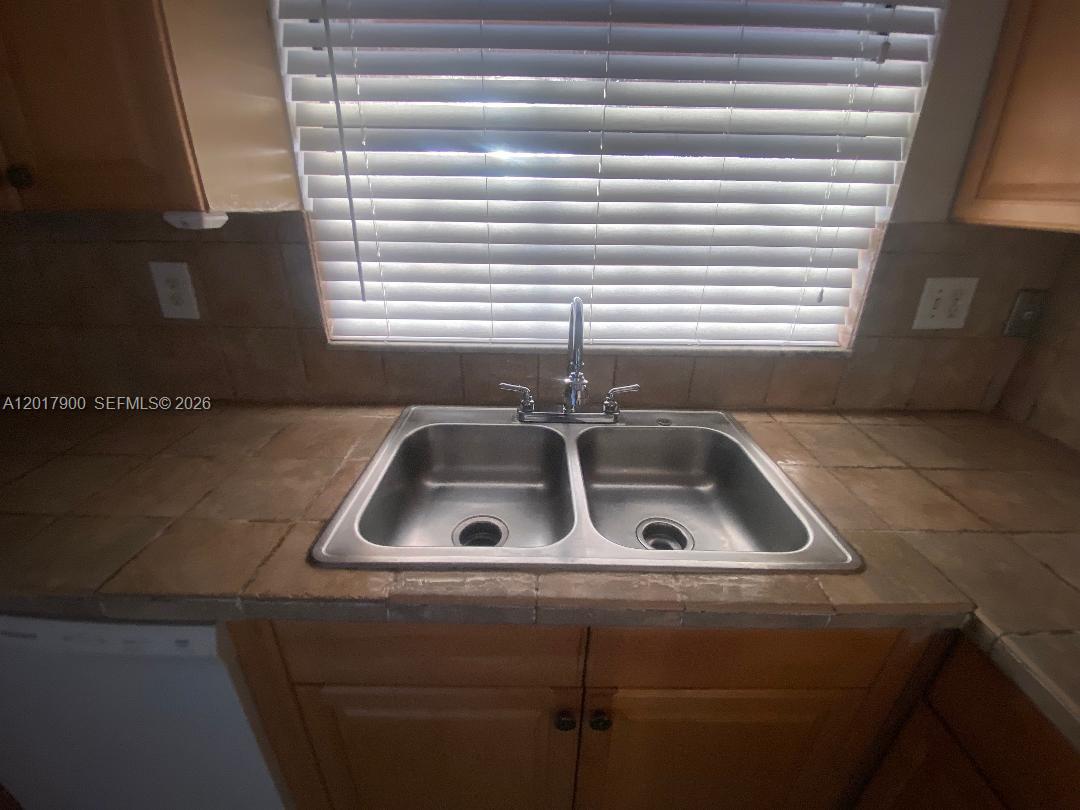 11447 Southwest 33rd Lane Miami, FL 33165 - Photo 16 of 23