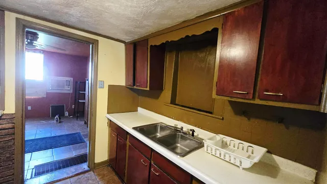 $89,000 | 1330 S Parkway East, Memphis, TN 38106