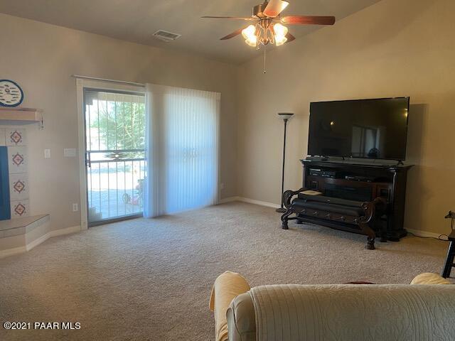 1005 West W Road Chino Valley, AZ 86323 - Photo 7 of 19 Living room