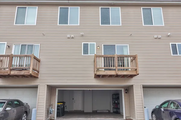 $2,700 | 1125 Alta Vista Drive, Pingree Grove, IL 60140