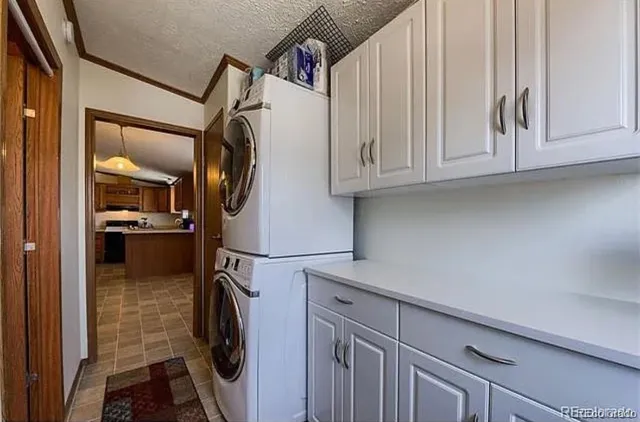 a view of room with workspace