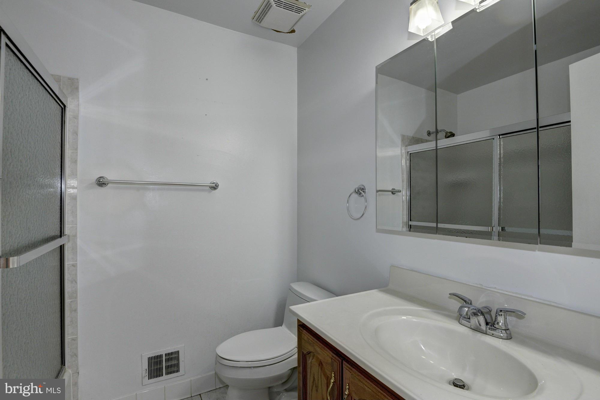 1319 Gresham Road Silver Spring, MD 20904 - Photo 14 of 28 Bath