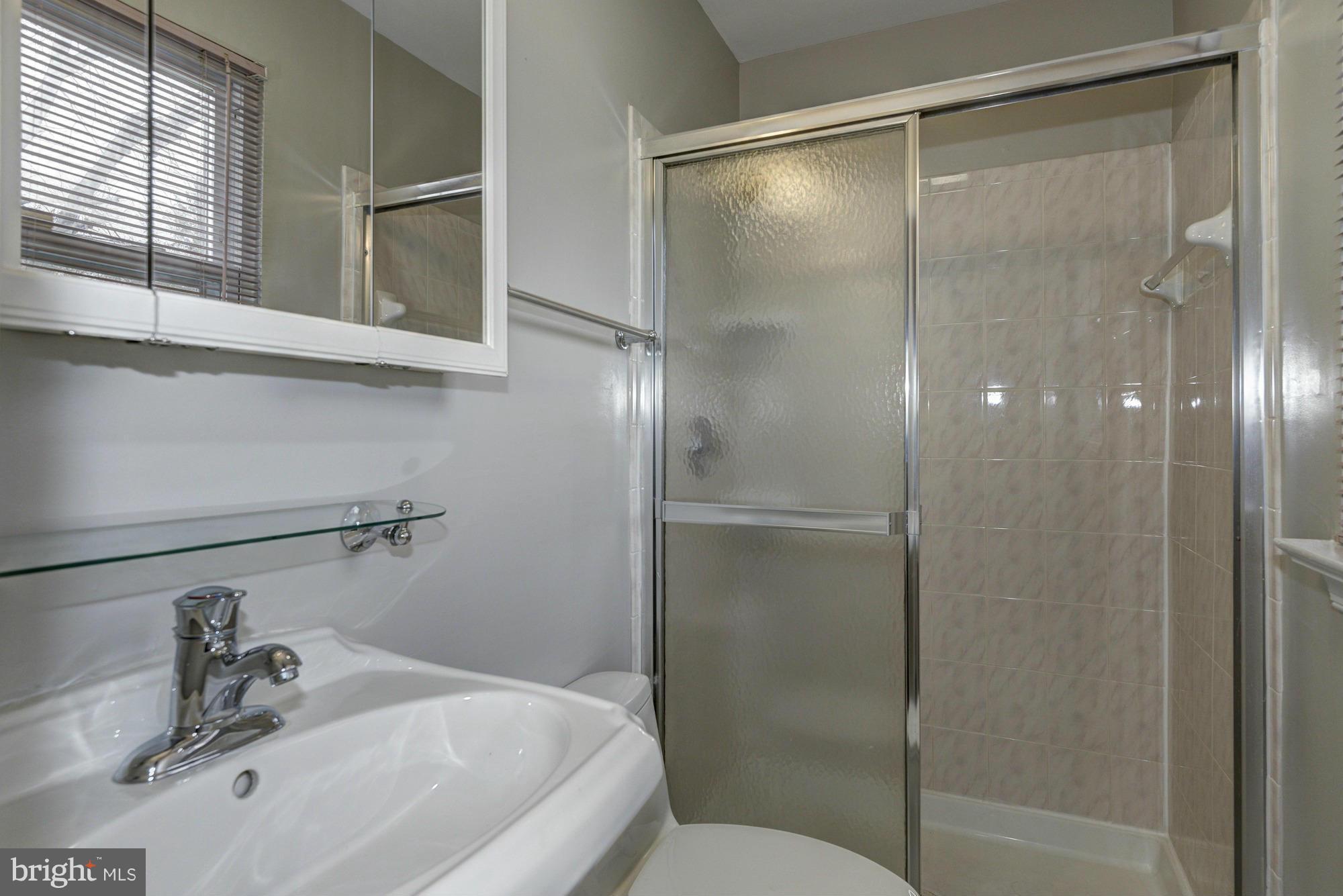 1319 Gresham Road Silver Spring, MD 20904 - Photo 17 of 28 Bath (Master)
