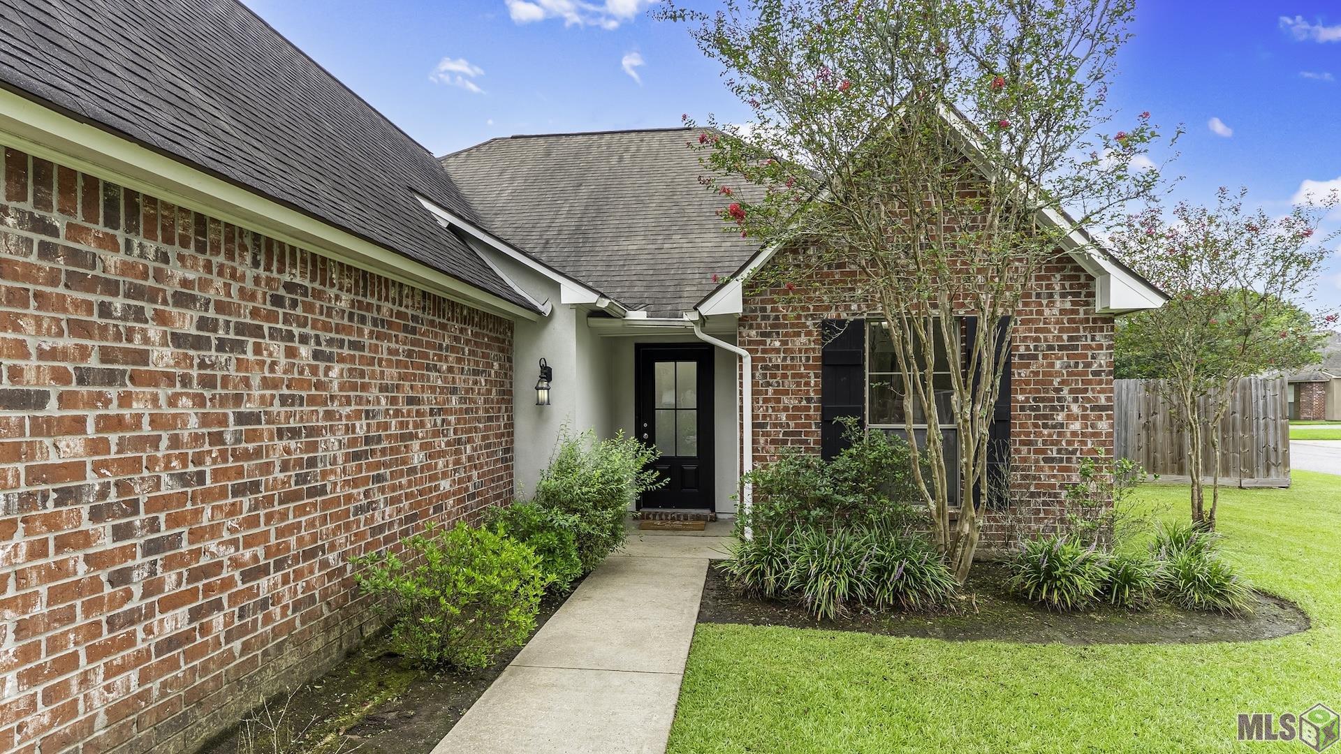 12237 Spring Valley Drive Geismar, LA 70734 - Photo 2 of 24