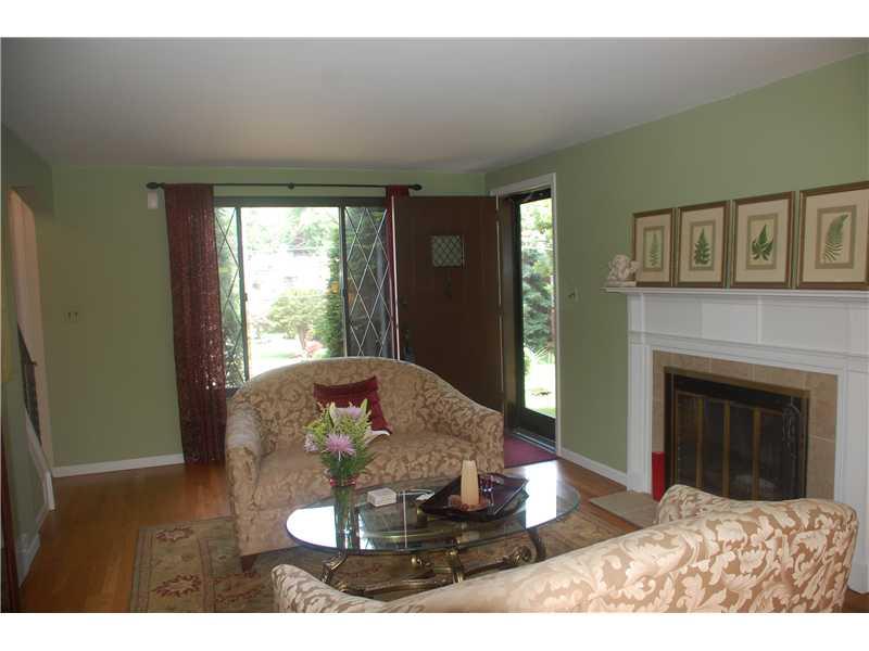 126 Rae Avenue Mt. Lebanon, PA 15228 - Photo 8 of 17 Living Room.