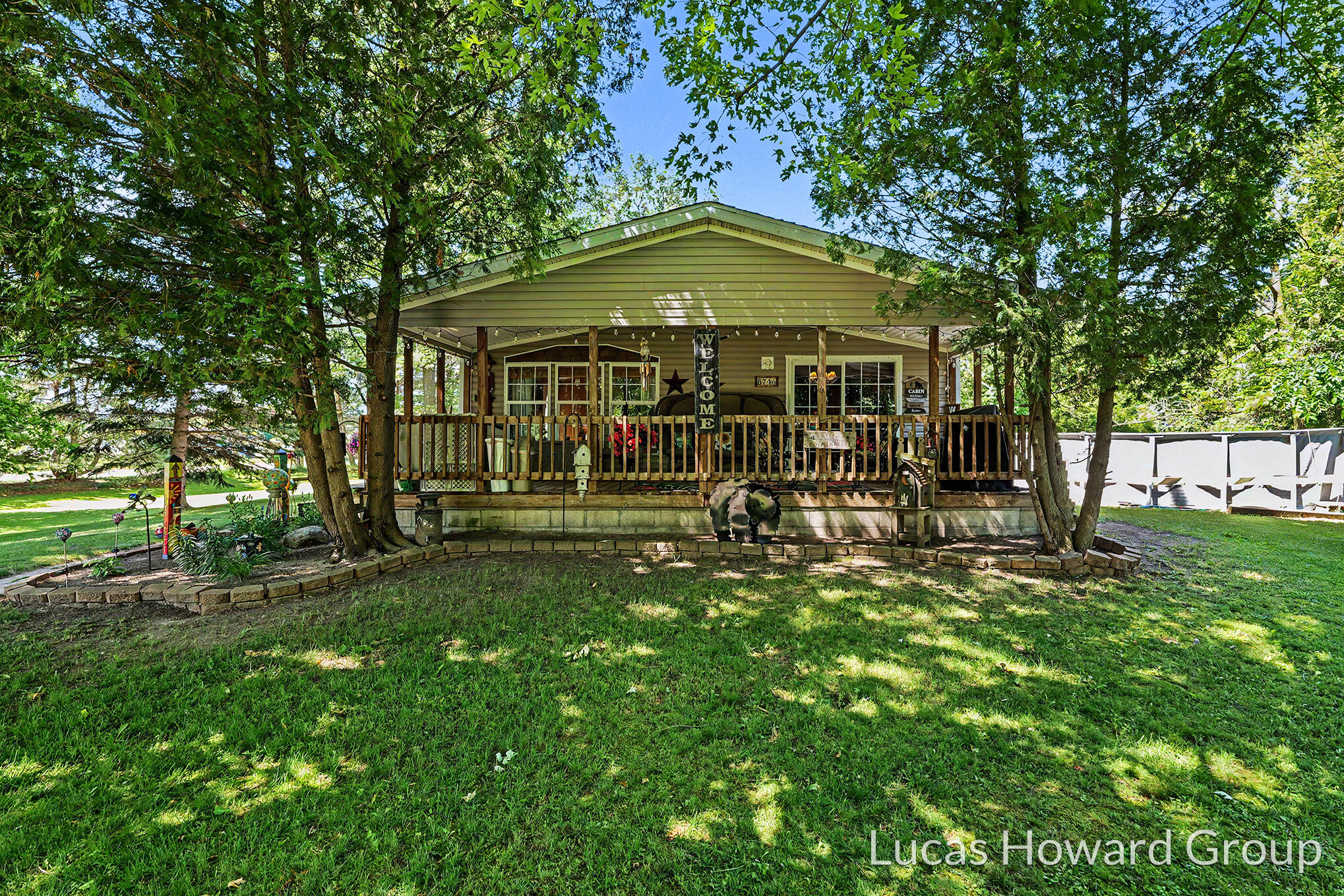 8746 South Shepherd Road Shepherd, MI 48883 - Photo 2 of 27 P1181513