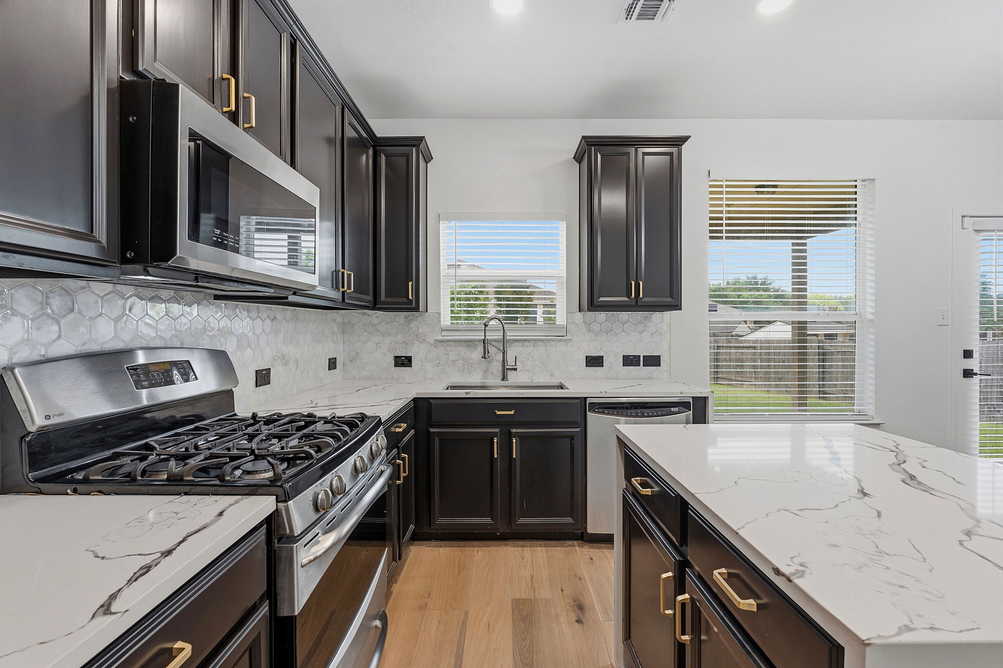 11509 Timber Heights Drive Austin, TX 78754 - Photo 12 of 37