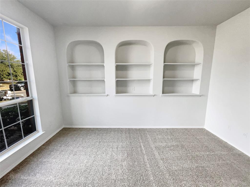 754 Ruby Court Burleson, TX 76028 - Photo 7 of 23