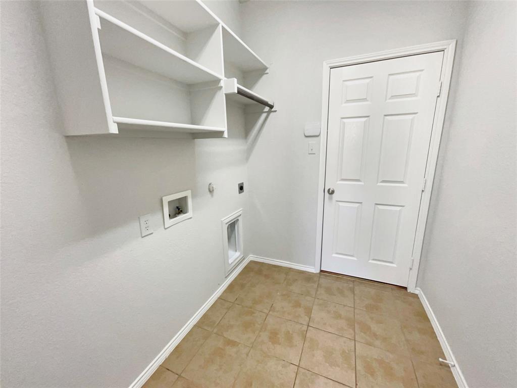 754 Ruby Court Burleson, TX 76028 - Photo 9 of 23