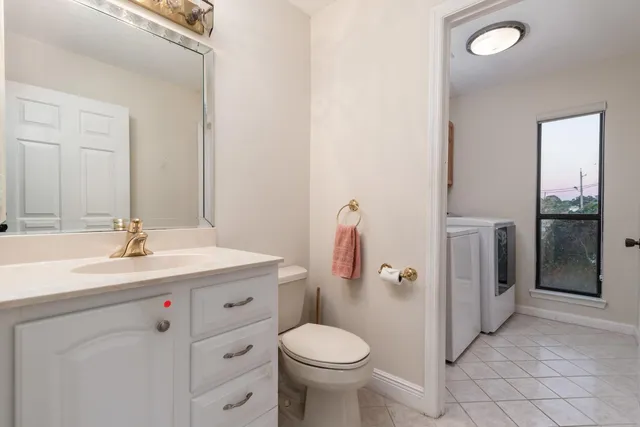 $3,500 | 202 Snug Harbour Drive, Unit 202, Shalimar, FL 32579