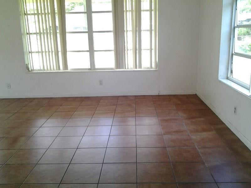 380 Southwest 55th Terrace Plantation, FL 33317 - Photo 11 of 18 Photo 11
