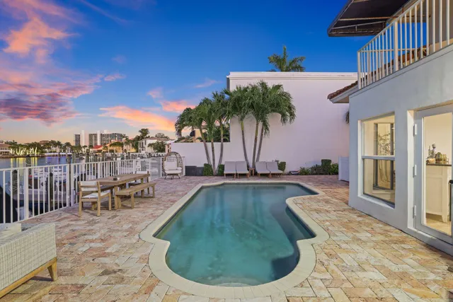 $2,490,000 | 483 Pelican Way, Delray Beach, FL 33483