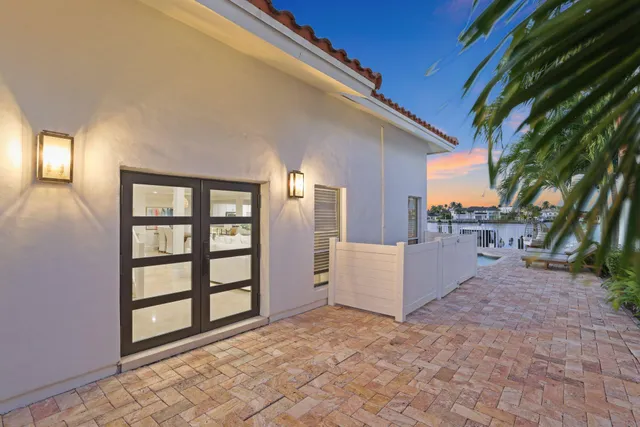 $2,490,000 | 483 Pelican Way, Delray Beach, FL 33483