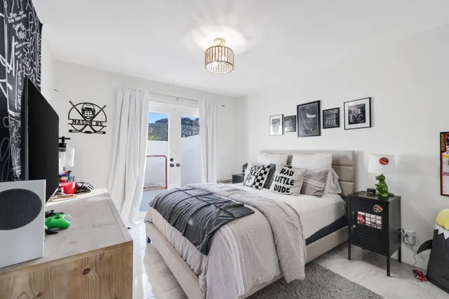 $2,490,000 | 483 Pelican Way, Delray Beach, FL 33483