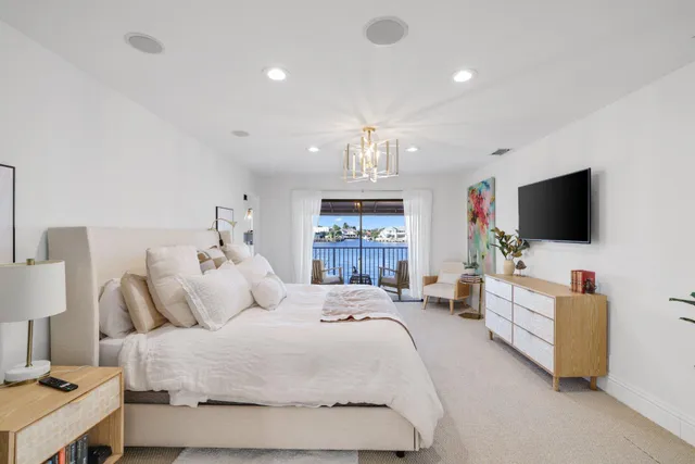 $2,490,000 | 483 Pelican Way, Delray Beach, FL 33483