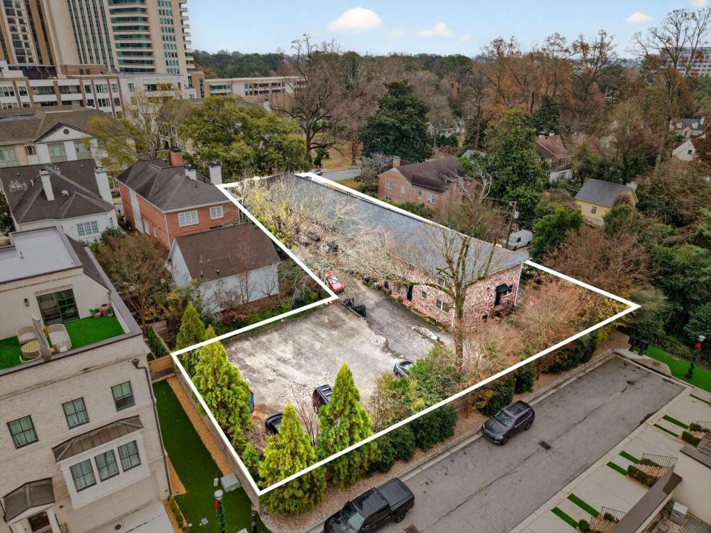 3668 Kingsboro Road Northeast, Unit 11 Atlanta, GA 30319 - Photo 18 of 43 a view of balcony with furniture