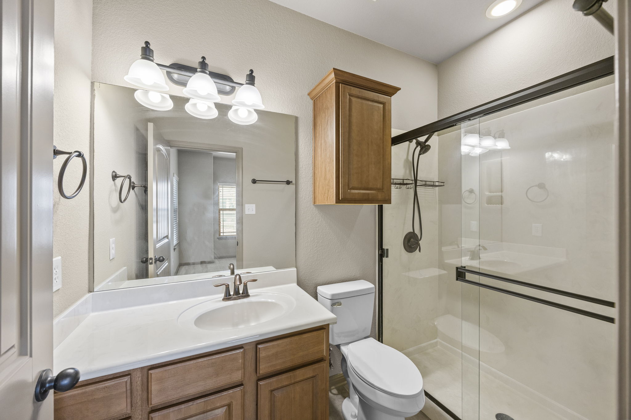 263 Cleveland Kyle, TX 78640 - Photo 6 of 20 Full bathroom in Primary Bedroom.