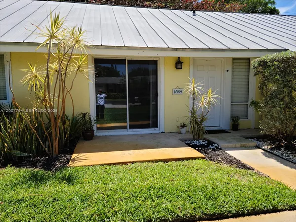 $2,195 | 1954 Windsor Drive, Unit 1954, North Palm Beach, FL 33408