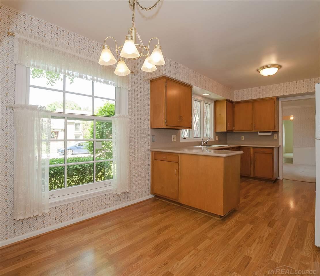 51 North Duval Road Grosse Pointe Shores, MI 48236 - Photo 13 of 36